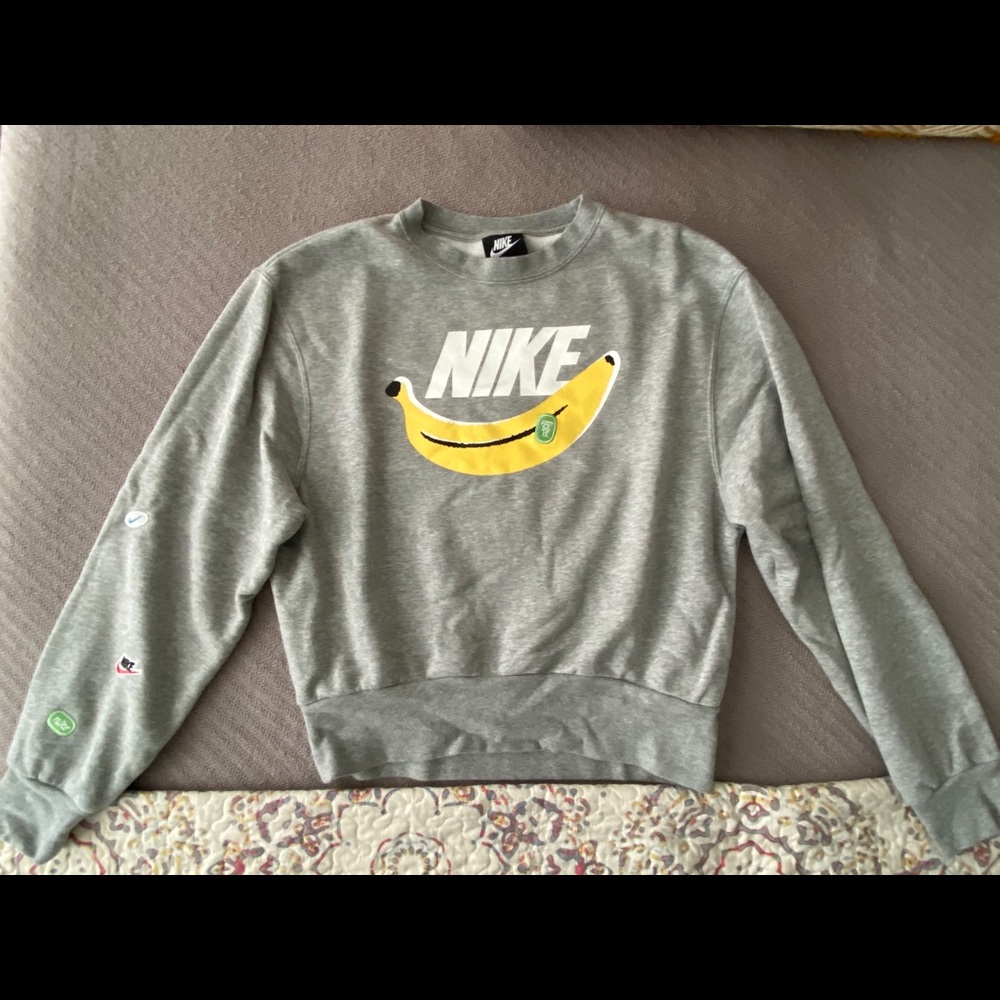 Nike banana crew neck with patches